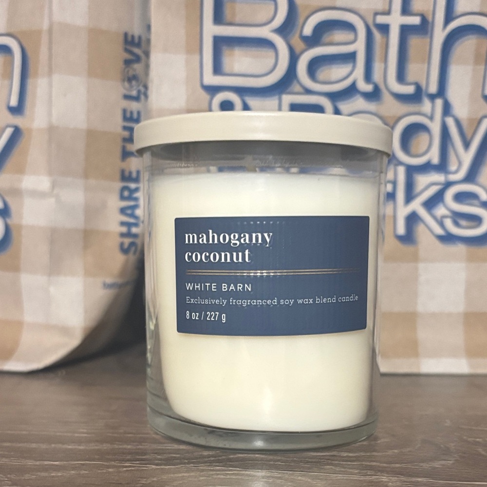 White Barn Mahogany Coconut Soy Candle - Cream